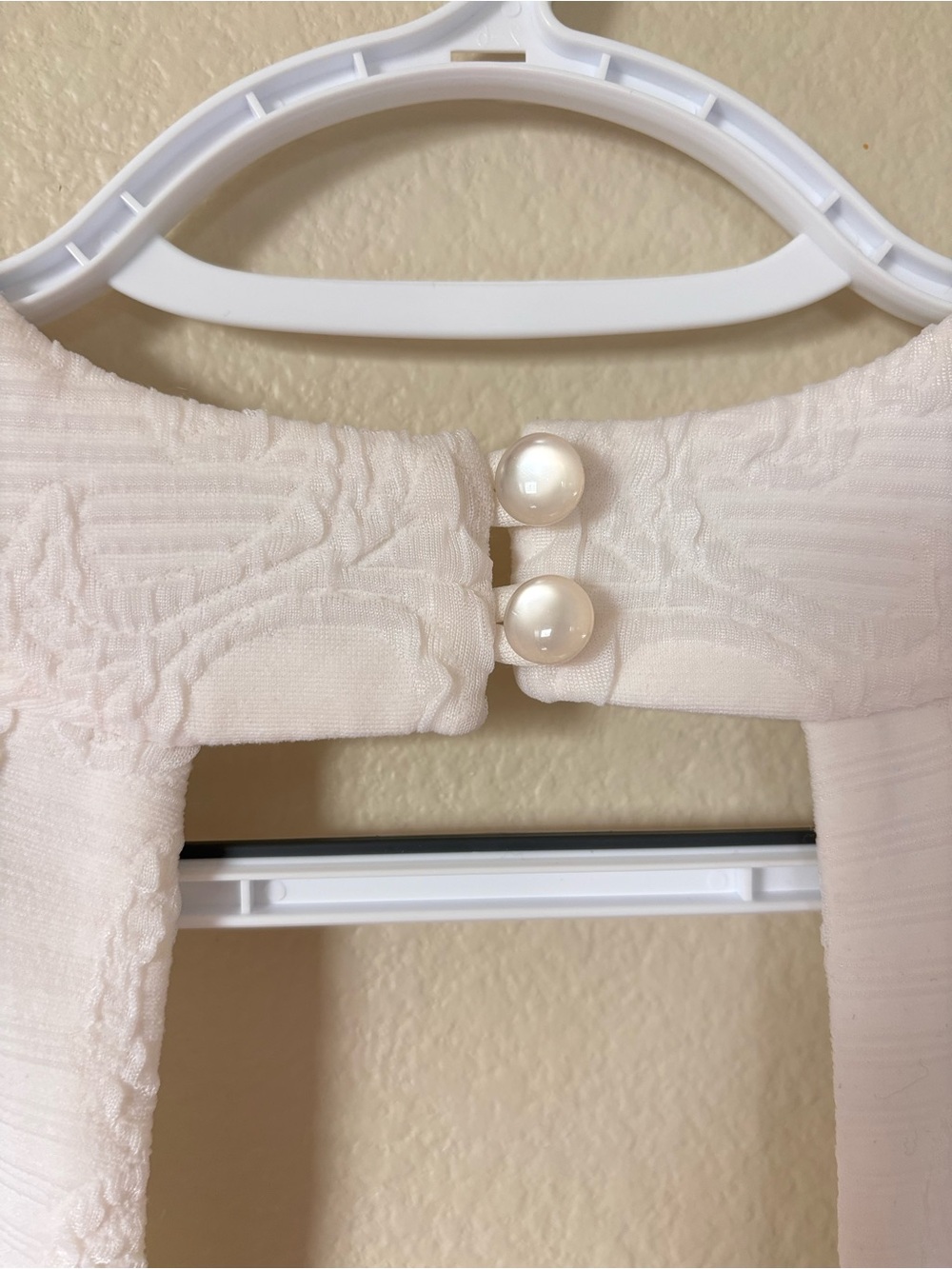 Cache White Sleeveless Textured Midi Dress - Picture 5 of 6